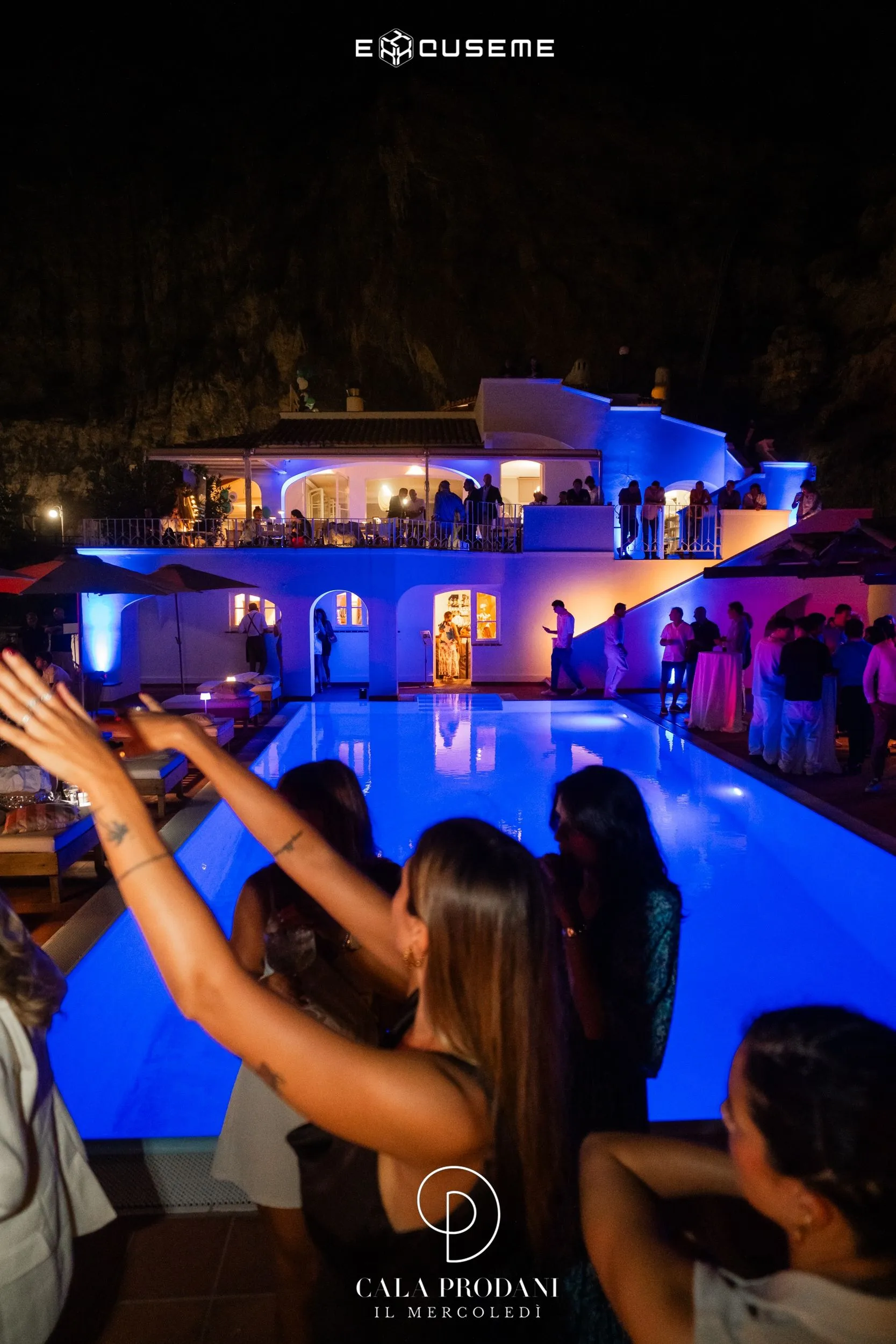 Evento serale a bordo piscina a Cala Prodani